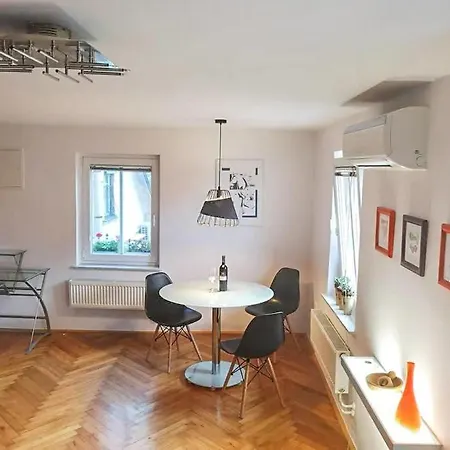 Krakovo By The River Appartement *